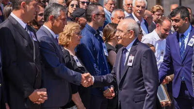 CHP Genel Başkanı Kemal Kılıçdaroğlu ile Grup Başkanı Özgür Özel,