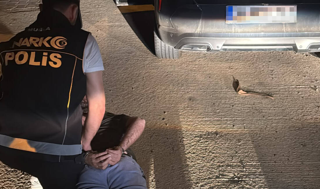 Kırmızı bültenle aranıyordu! MİT, emniyet ve jandarmadan ortak operasyon Muğla'nın Bodrum ilçesinde, uyuşturucu suçundan uluslararası seviyede kırmızı bültenle aranan