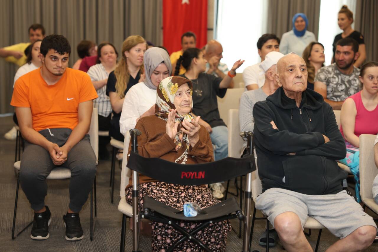 Bursa'da moral konseri 6 Fwd: Osmangazi’de OBAM, BAREM ve ALBAM Üyelerine Moral Konseri (Görüntülü)