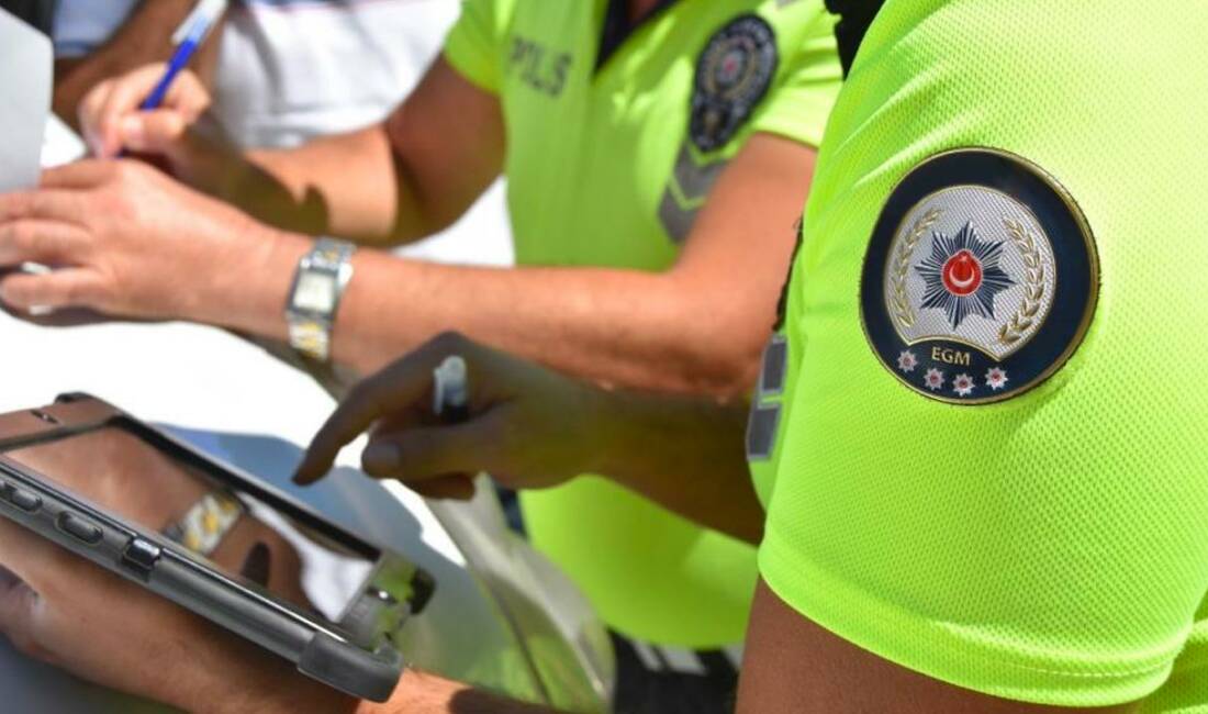 Kocaeli'de korsan taşımacılık yaptığı belirlenen sürücüye 100 bin lira ceza