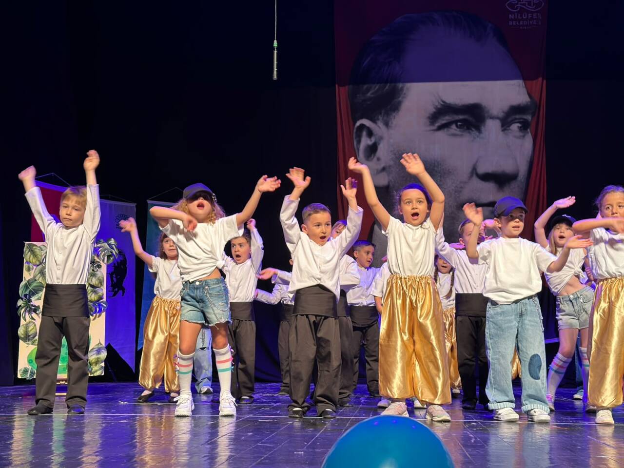 Bursa'da Nilüferli miniklerin mezuniyet sevinci 12 Bursa'da Nilüferli miniklerin mezuniyet sevinci