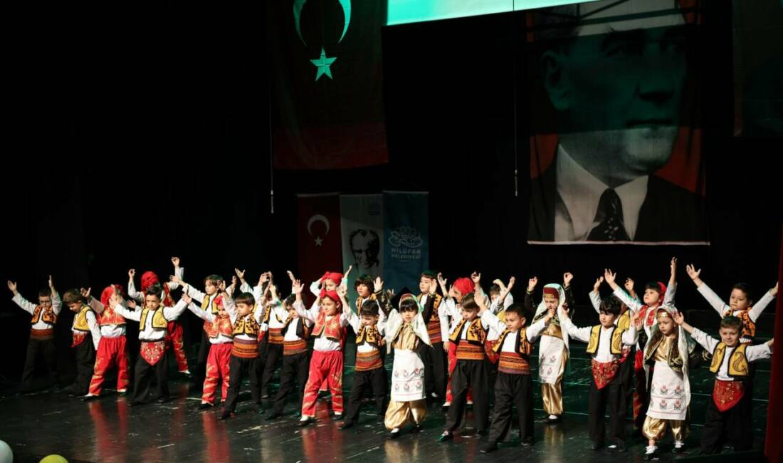 Bursa’da Nilüferli miniklerin mezuniyet sevinci Nilüfer Belediyesi bünyesindeki kreşlerde eğitim gören çocuklar, düzenlenen yıl sonu