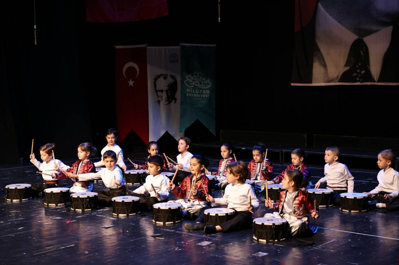 Bursa'da Nilüferli miniklerin mezuniyet sevinci 5 Bursa'da Nilüferli miniklerin mezuniyet sevinci