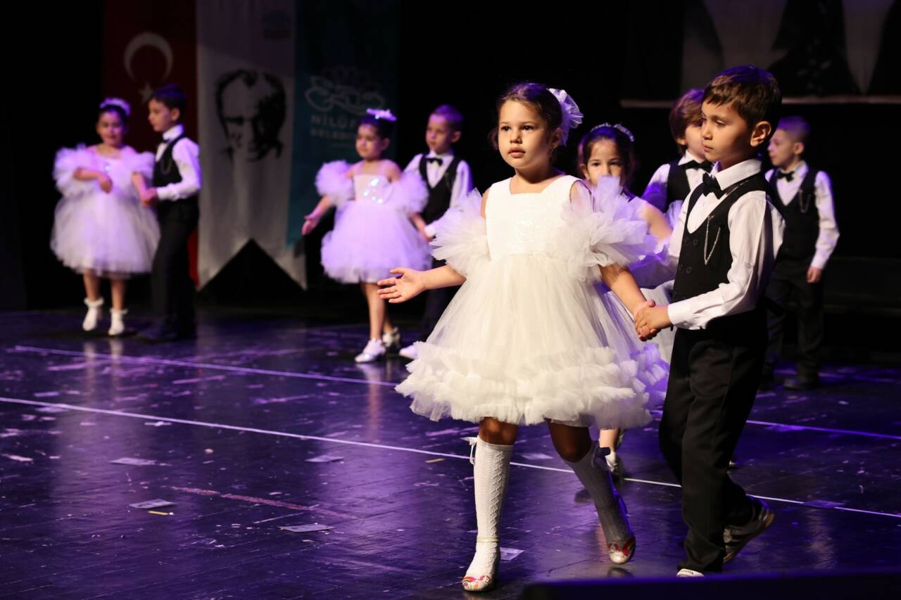 Bursa'da Nilüferli miniklerin mezuniyet sevinci 8 Bursa'da Nilüferli miniklerin mezuniyet sevinci