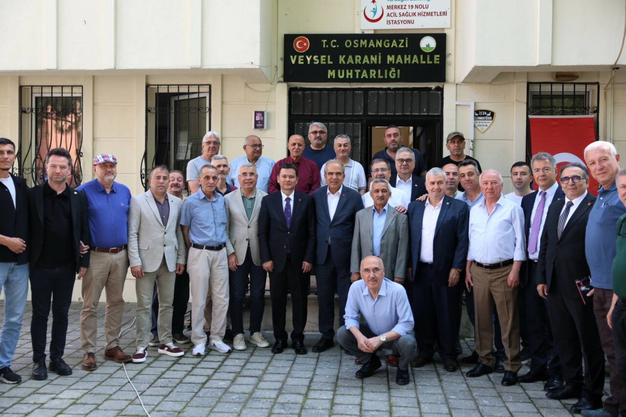 Osmangazi Belediye Başkanı Erkan Aydın, Veysel Karani Mahallesi’nde düzenlenen kahvaltı