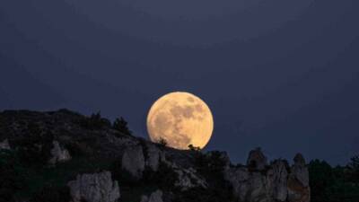 Eskişehir’de astrofotoğrafçılıkla ilgilenen Murat Oktay, halk arasında ‘Mavi Ay’ olarak