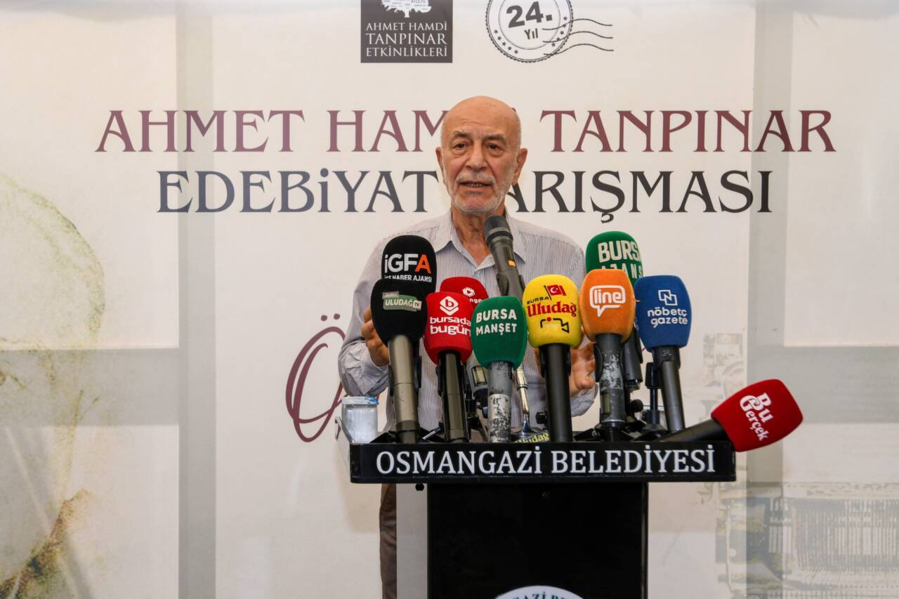 Tanpınar’ın İzinde Yeni Kalemler ödüllendirildi 7 Tanpınar’ın İzinde Yeni Kalemler Ödüllendirildi