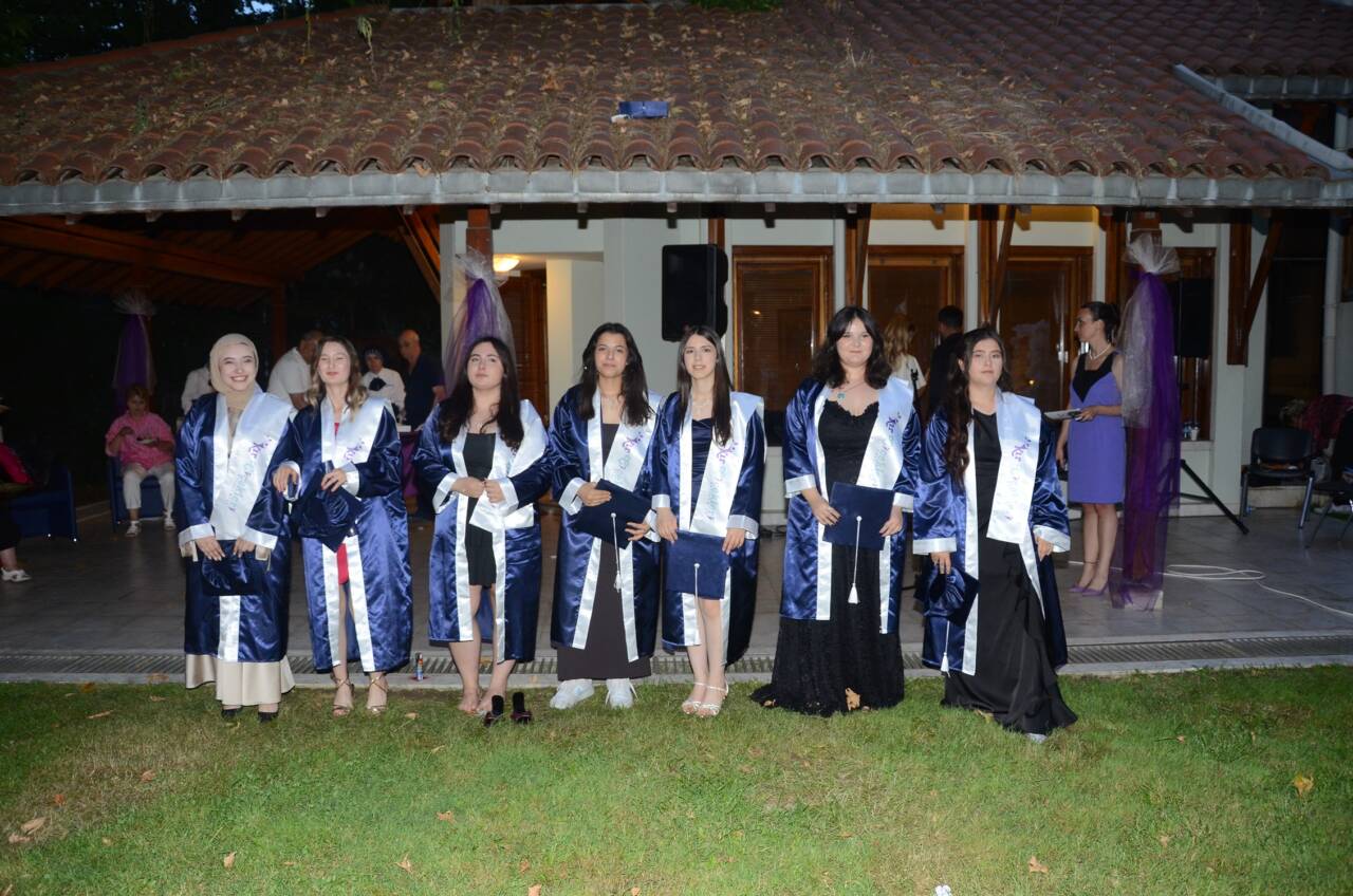 Bursa'nın Kır Çiçekleri mezun oldu 3 mezun kir ciceklerijpg