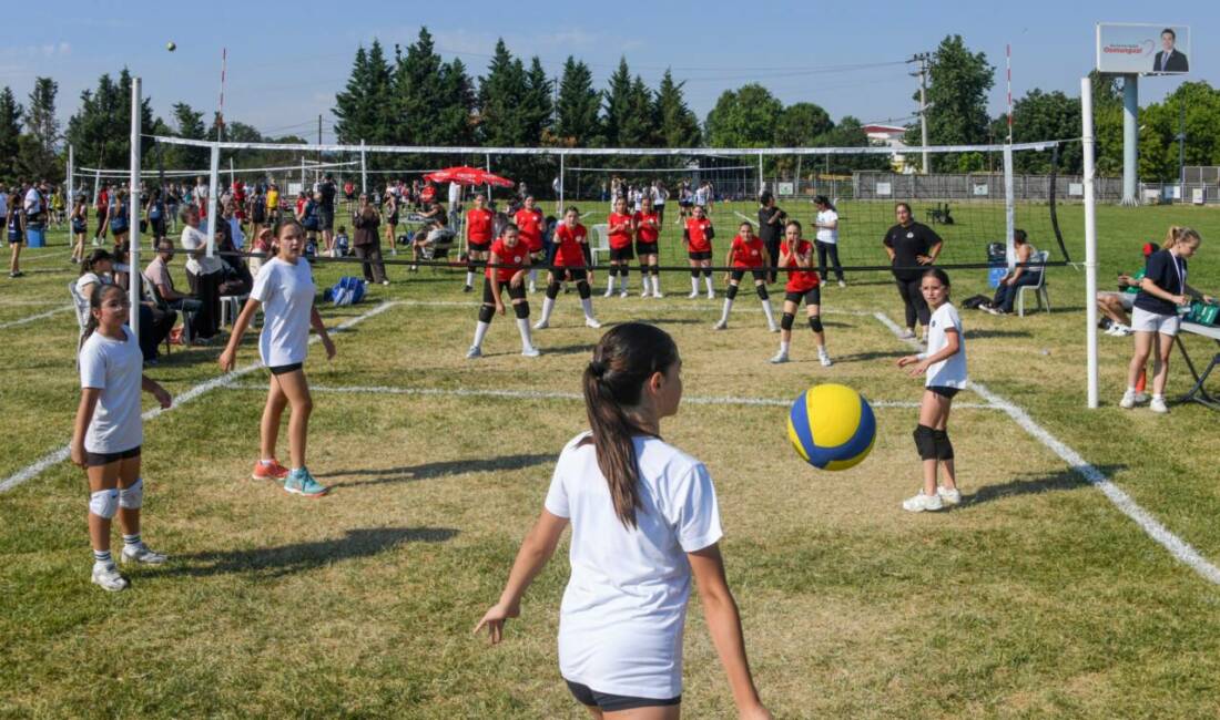 Sukaypark’ta voleybol şöleni Osmangazi Belediyesi’nin spora ve altyapıya verdiği desteğin en güzel örneklerinden