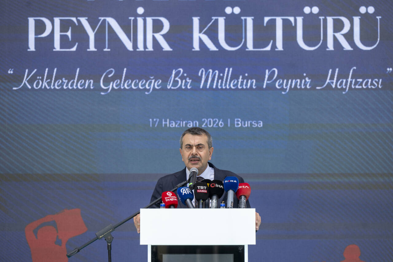 Bursa'da "Türkiye'nin Peynir Kültürü" sergisi açıldı 8 mrt3713jpg