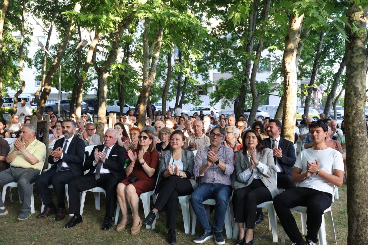 Fwd: (FOTOĞRAFLI) NÂZIM HİKMET NİLÜFER’DE ANILDI