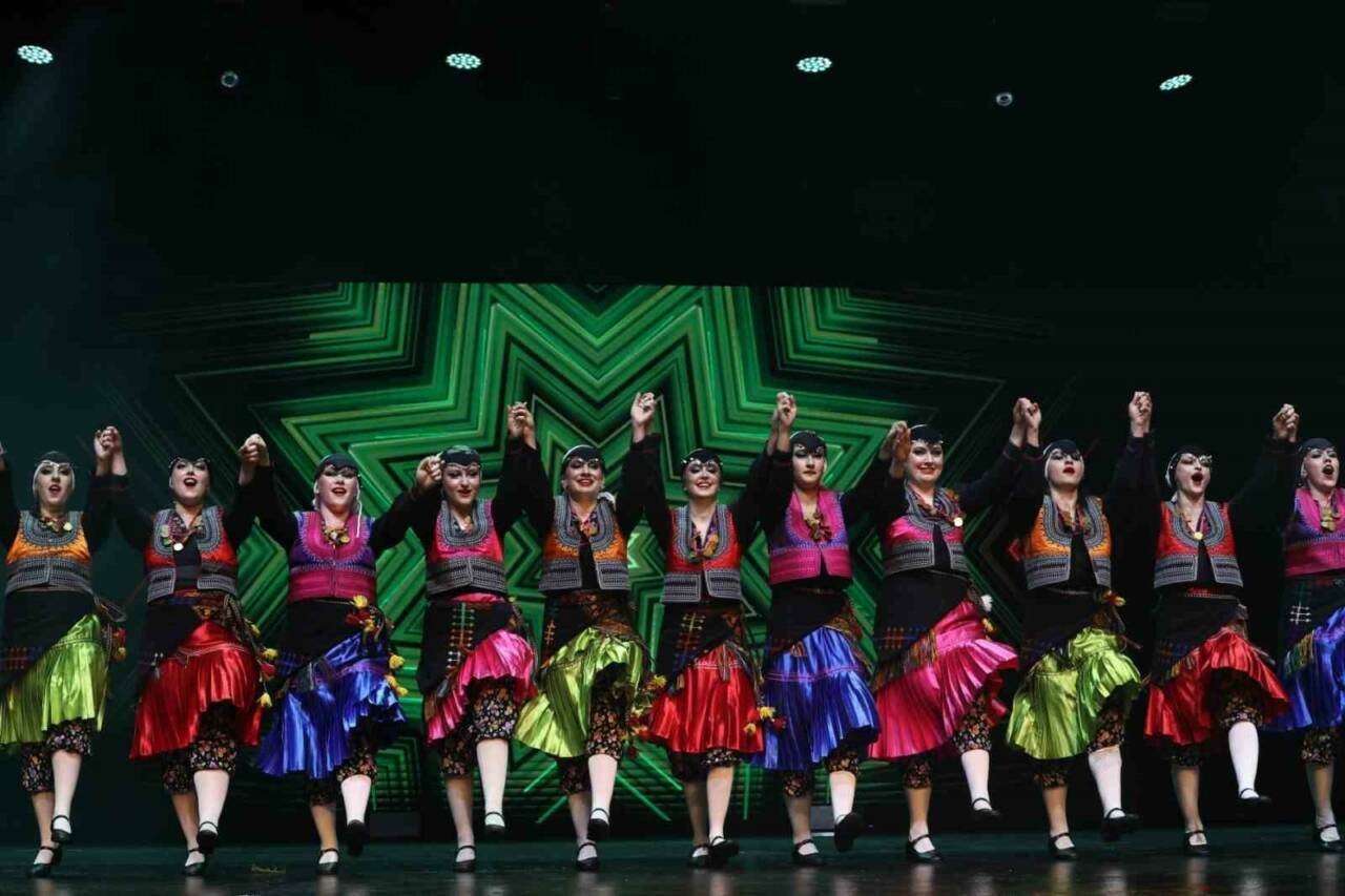 Nilüfer’in dansçılarından görsel şölen 6 niluferin danscilarindan gorsel solen 118c45c61a38