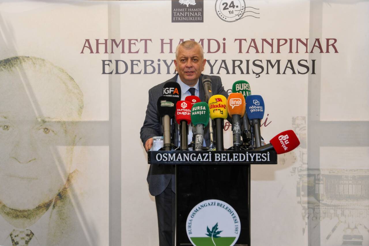 Tanpınar’ın İzinde Yeni Kalemler ödüllendirildi 8 Tanpınar’ın İzinde Yeni Kalemler Ödüllendirildi