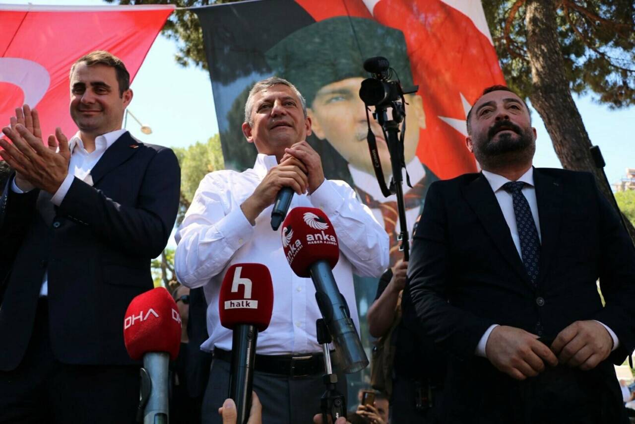 ozgur ozelden yeni parti sinyali eb4d936c88eb