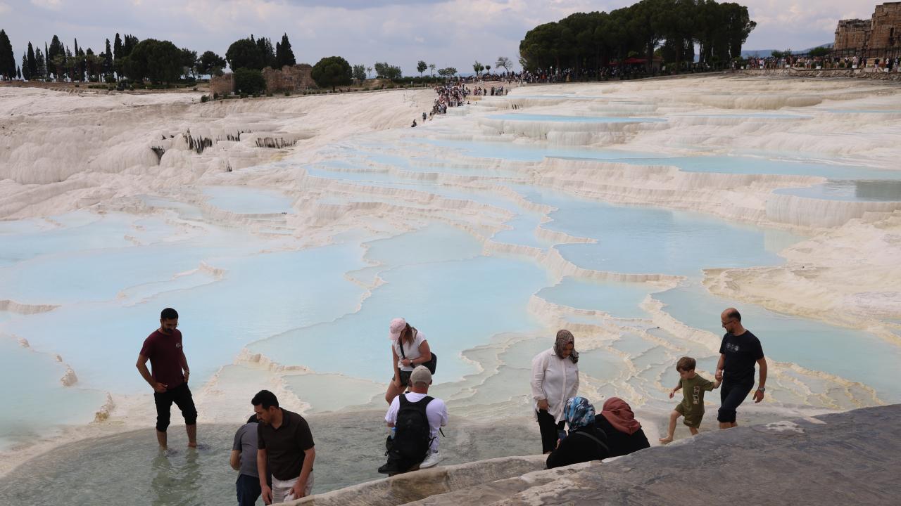 pamukkale travertenlerinde ziyaretci rekoru e6e242ddabcd