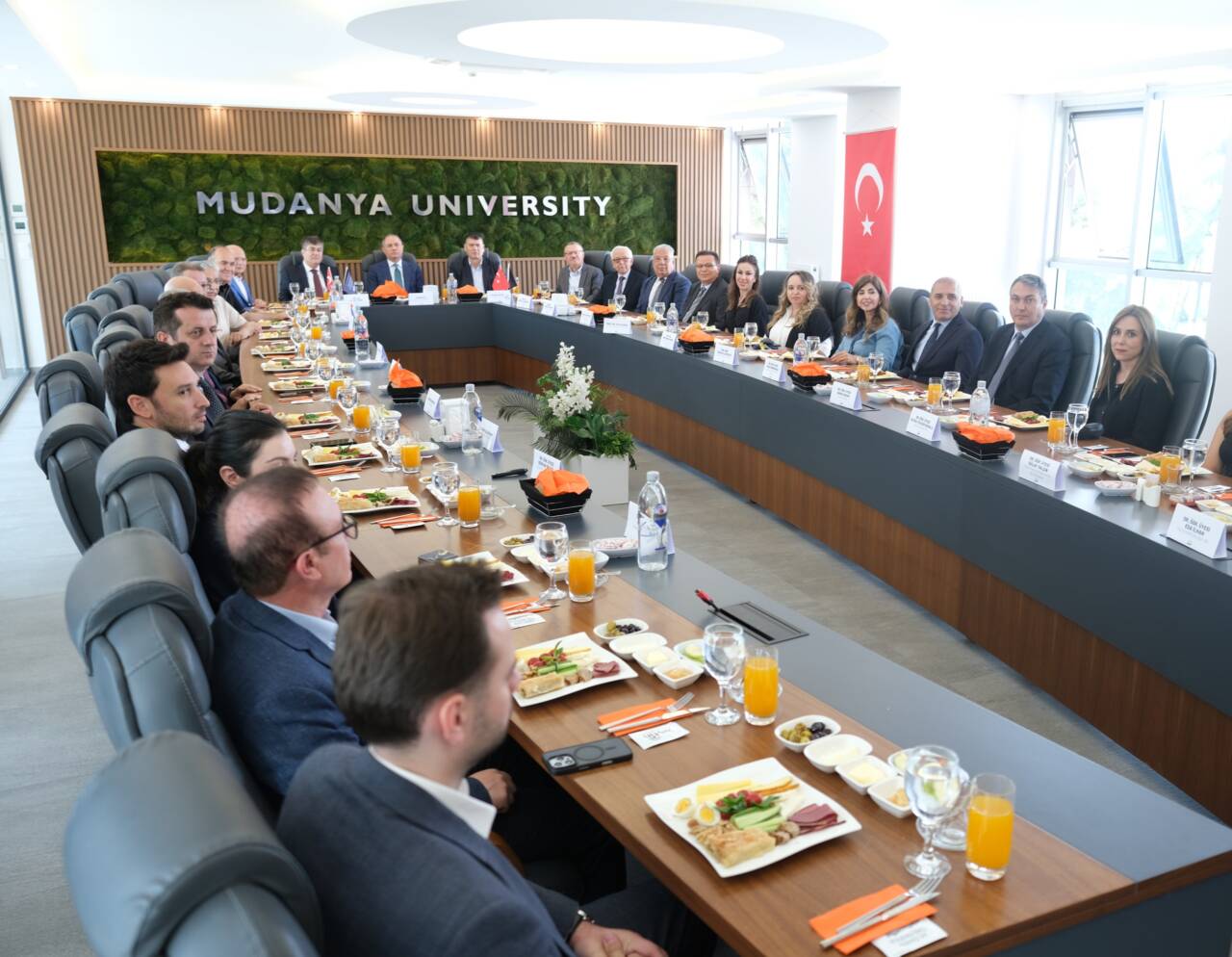 Efkan Ala’dan Mudanya Üniversitesi’ne ziyaret 8 Efkan Ala’dan Mudanya Üniversitesi’ne ziyaret