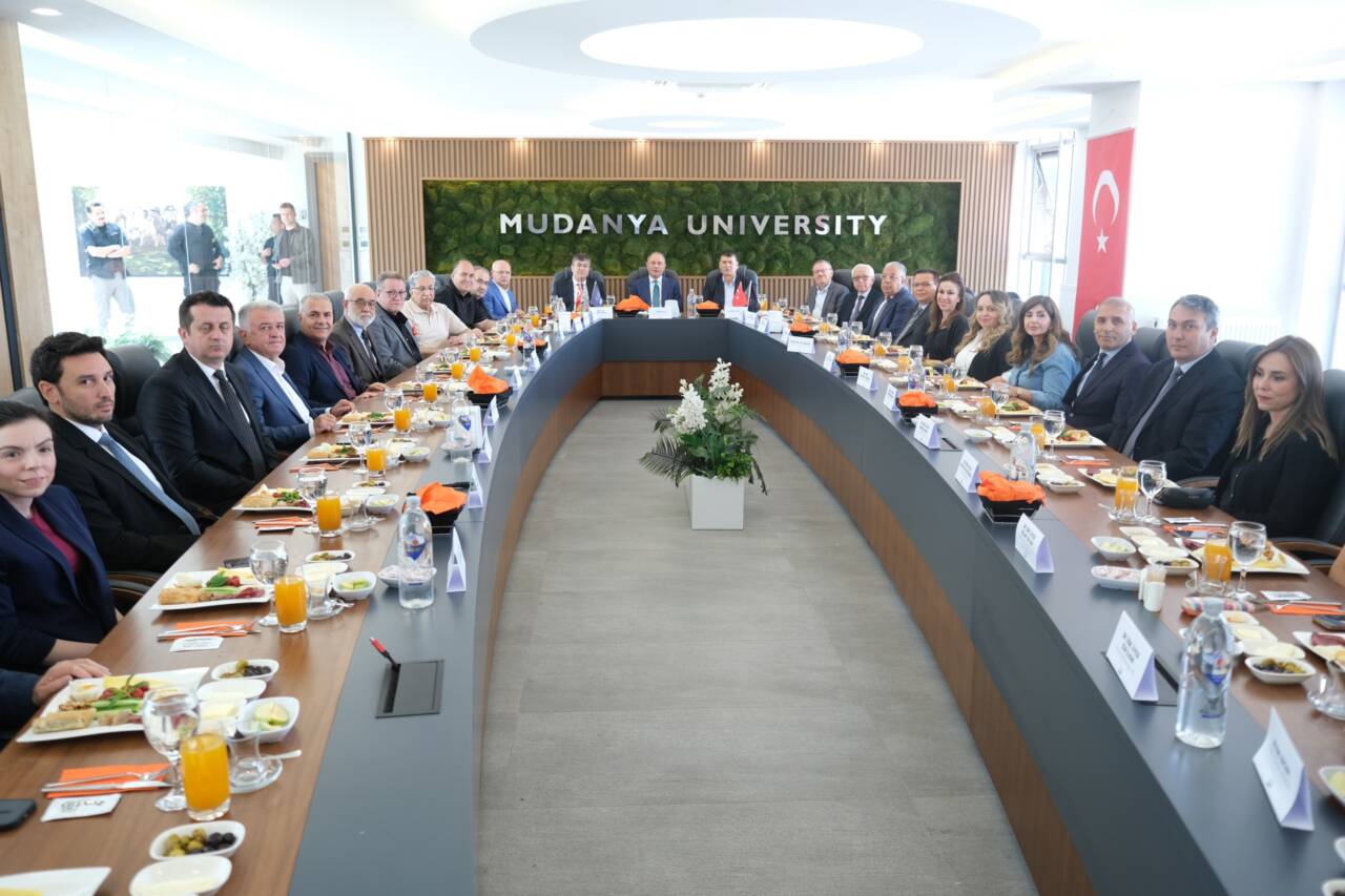 Efkan Ala’dan Mudanya Üniversitesi’ne ziyaret 9 Efkan Ala’dan Mudanya Üniversitesi’ne ziyaret