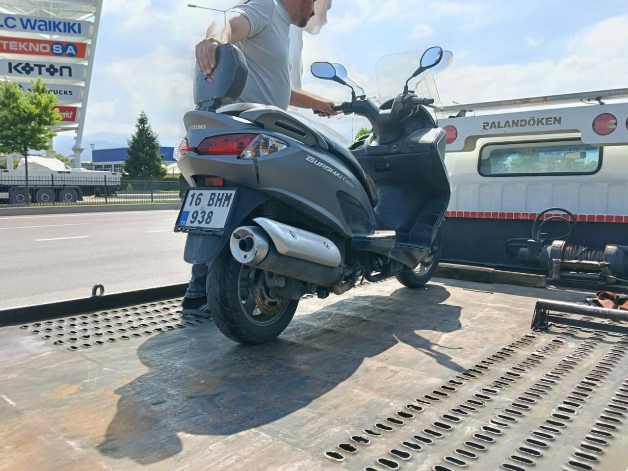 Bursa'da polisten kaçan motosiklet sürücüsüne rekor ceza 3 polisten kacan motosiklet surucusune 469 bin tl ceza 0166c1384a45