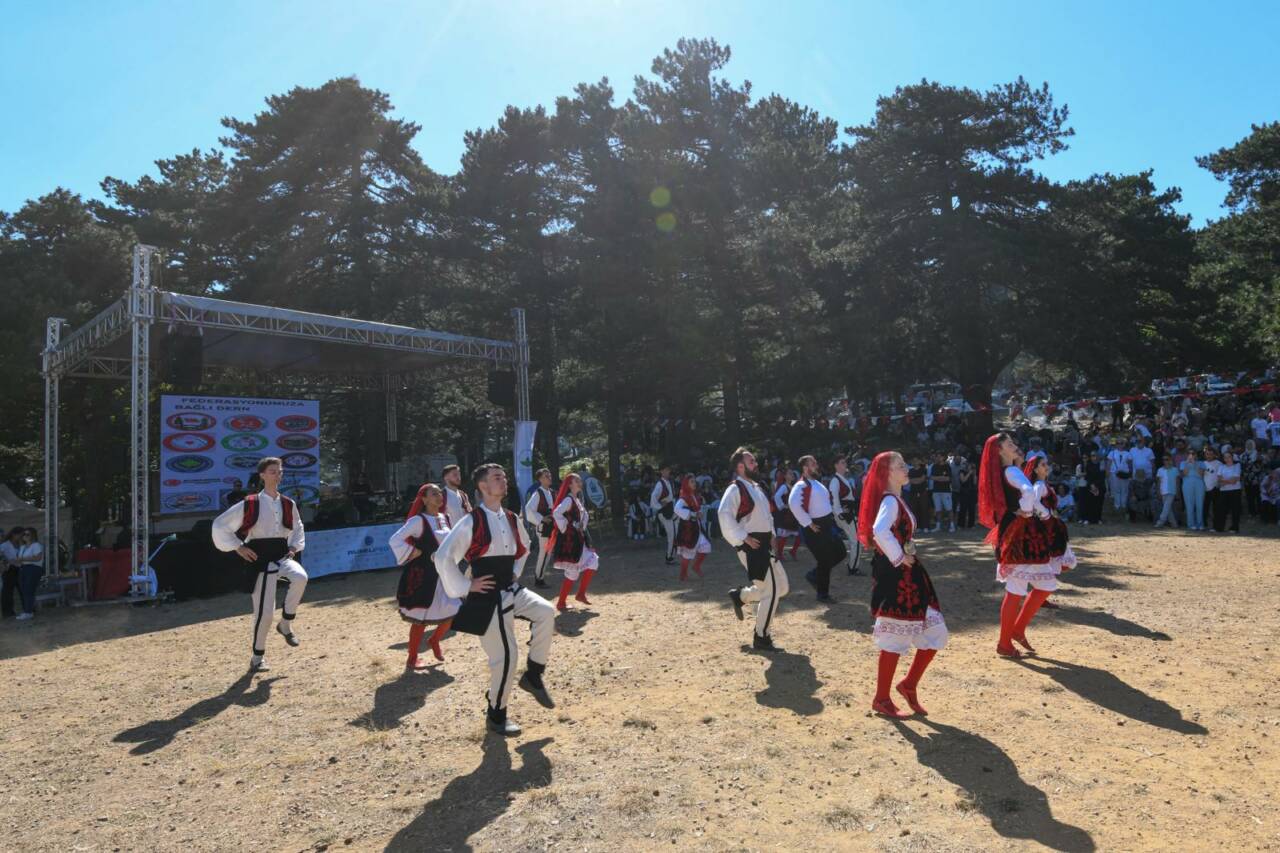 Fwd: Başkan Aydın RUMELİFED Pikniğinde Vatandaşlarla Buluştu (Görüntülü)