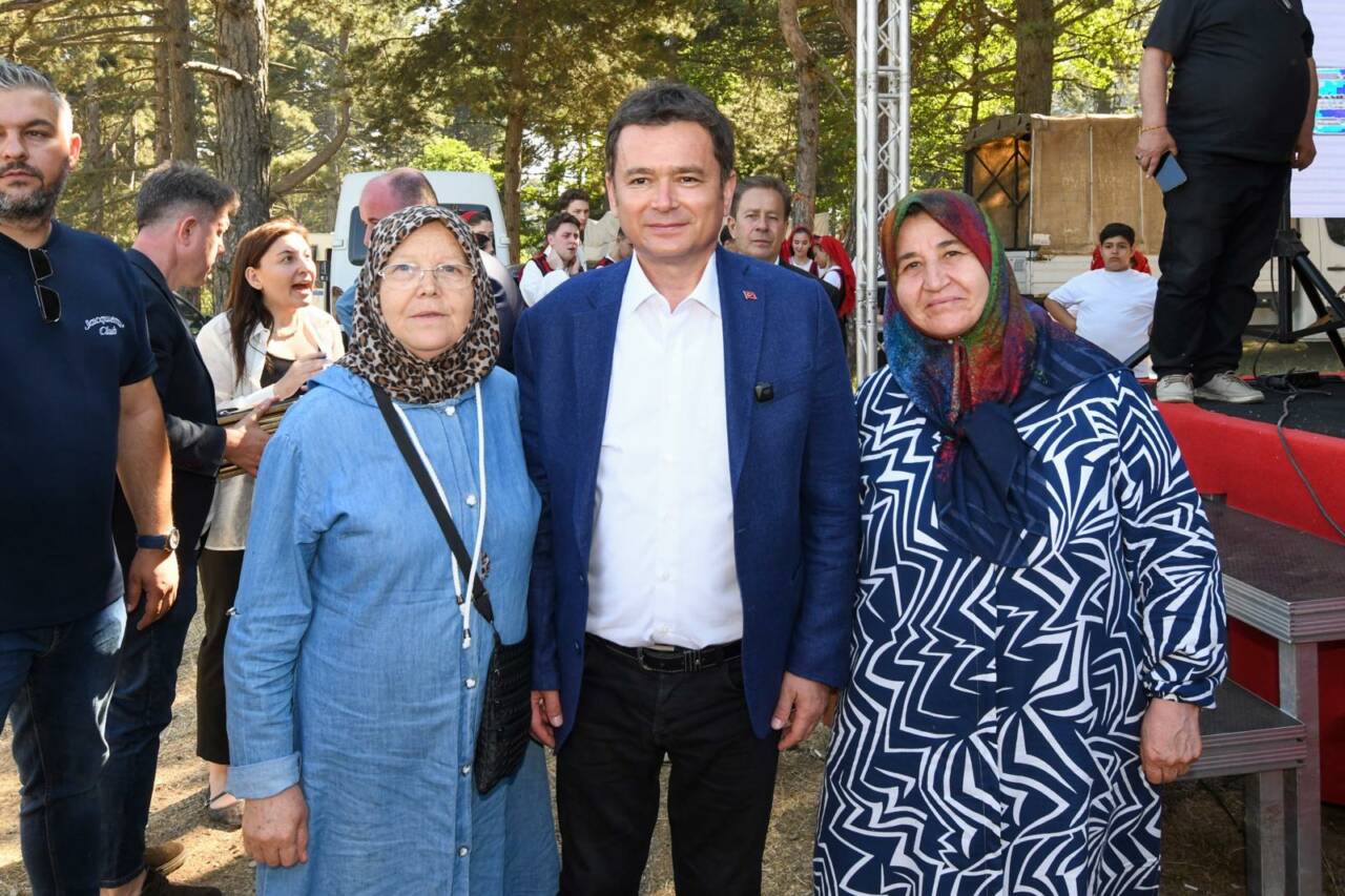Fwd: Başkan Aydın RUMELİFED Pikniğinde Vatandaşlarla Buluştu (Görüntülü)