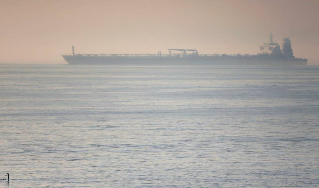 Rus filosuna ait gizli tanker ele geçirdi İngiliz silahlı kuvvetleri, Manş Denizi'nde Rus gölge filosuna ait bir
