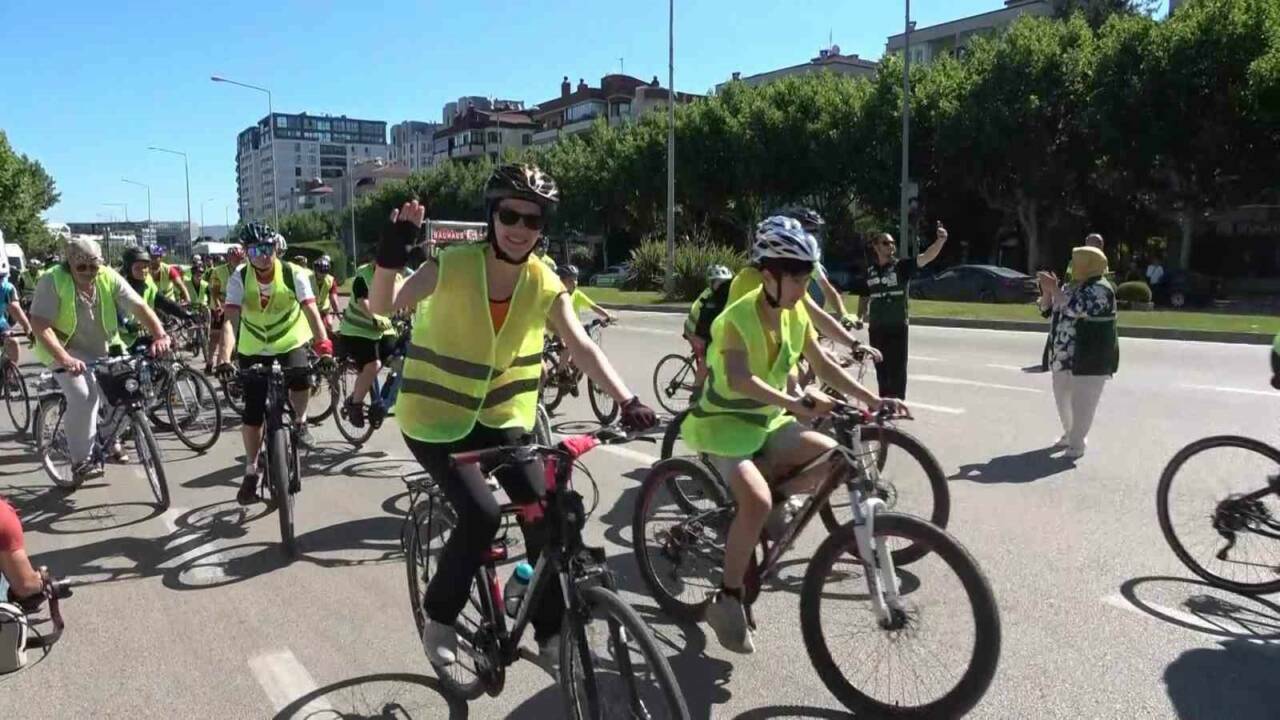 Bursa'da sağlıklı hayat için pedal çevirdiler 4 saglikli hayat icin pedal cevirdiler 12e565e440c8