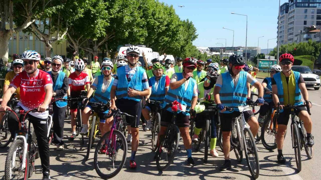 Bursa'da sağlıklı hayat için pedal çevirdiler 3 saglikli hayat icin pedal cevirdiler 19b068b248fc