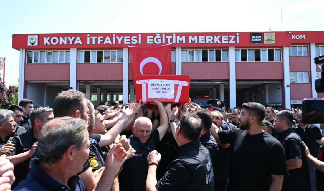 Şehit itfaiye erine son görev Konya'da bir yatak fabrikasında çıkan yangında, işçileri tahliye ettikten sonra