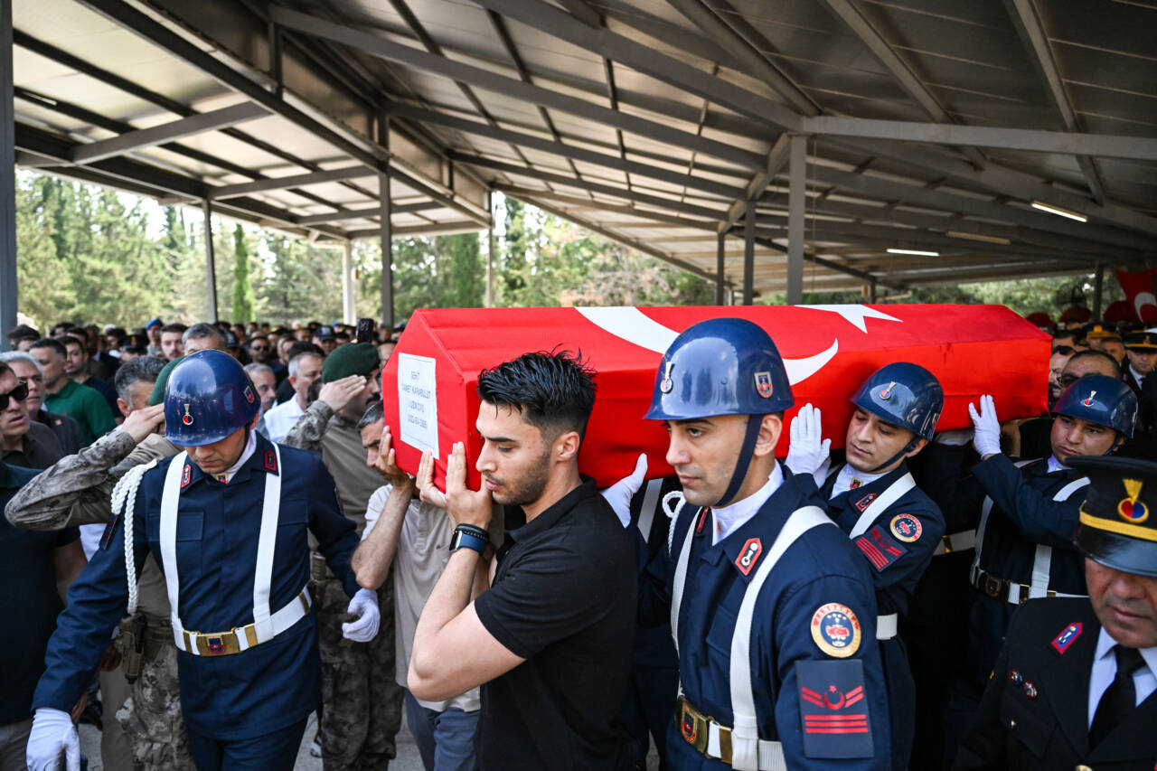Şehit uzman çavuşa son görev 1 sehit uzman cavusa son gorev 4b0551493965