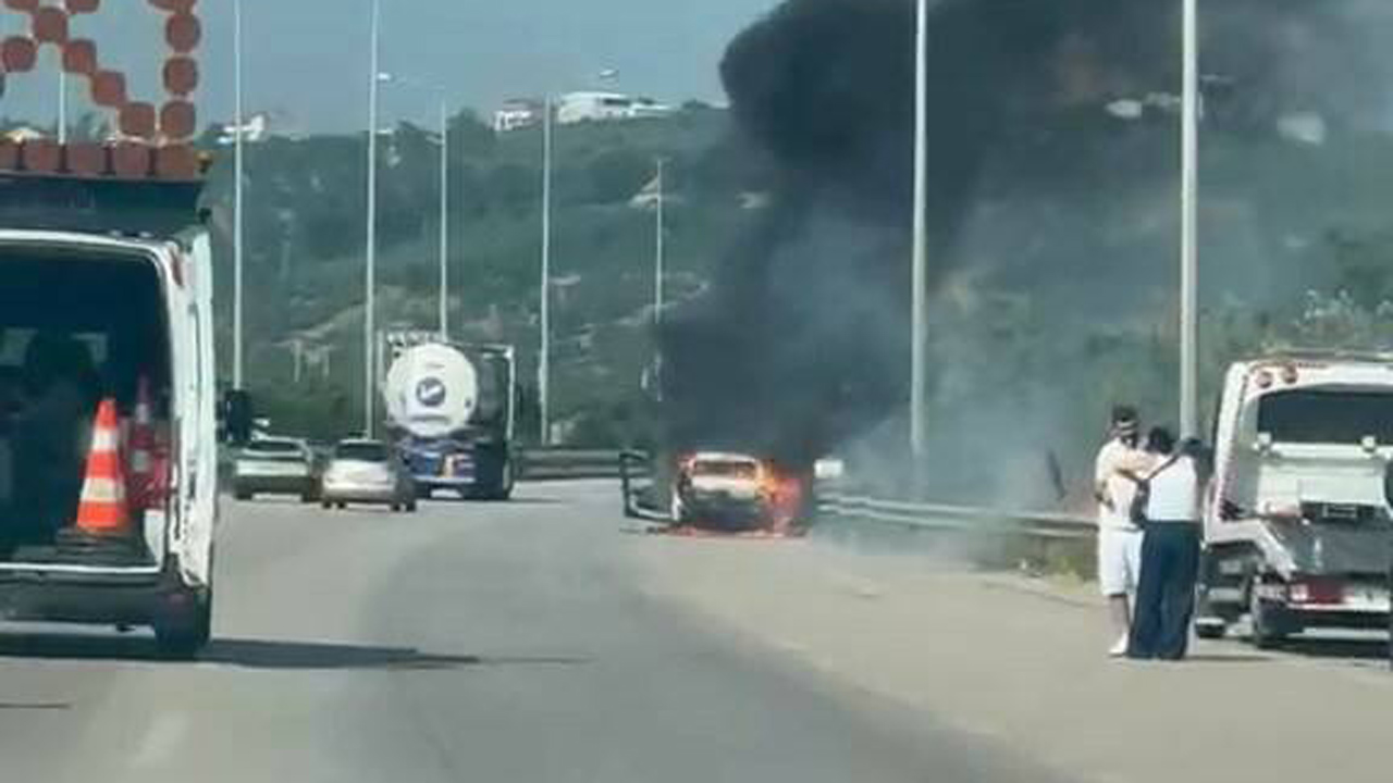 Bursa'da korku dolu anlar 4 seyir halindeki arac alevlere teslim oldu839bcdb62f18