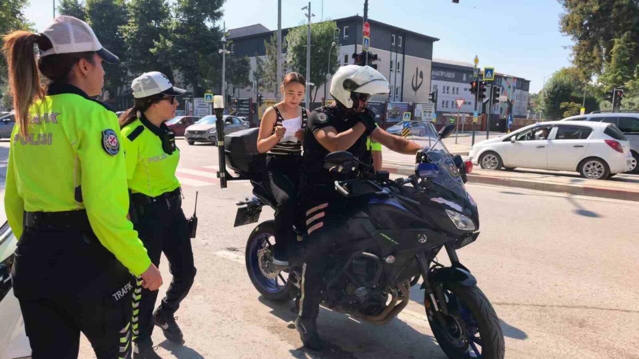 sinava 1 dakika kala polis yetistirdi 12ca91c6db5e
