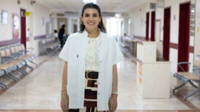 İzmir Büyükşehir Belediyesi Eşrefpaşa Hastanesi’nde görev yapan Diyetisyen Dilara Demirkan,