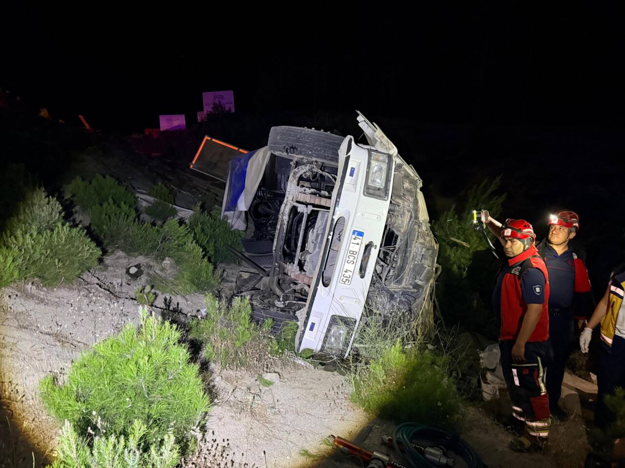 Takla atan otomobilin sürücüsü öldü 1 takla atan otomobilin surucusu oldu a898384eab7c