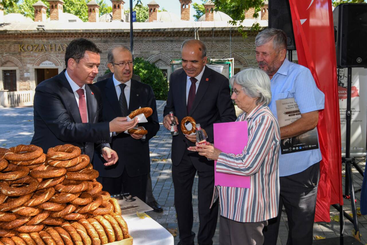 Bursa’da Tanpınar ruhu yeniden canlandı 15 Bursa’da Tanpınar Ruhu Yeniden Canlandı