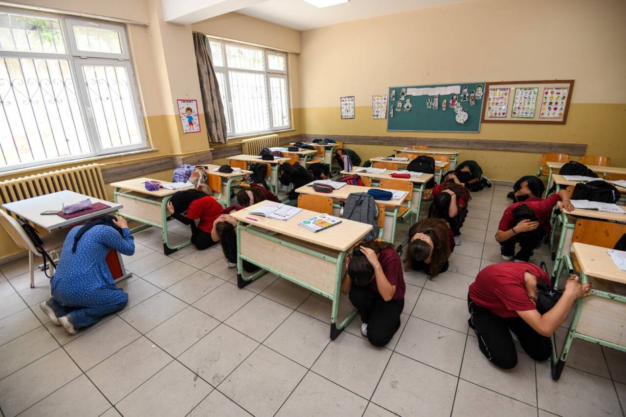 Bursa'da gerçeğini aratmayan tatbikat! 2 Bursa'da gerçeğini aratmayan tatbikat!