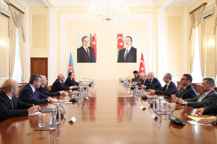 tbmm baskani kurtulmus azerbaycan basbakani esedov ile gorustu 625b66867f57