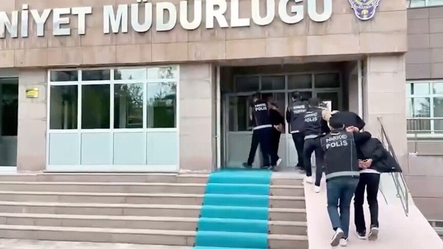 İçişleri Bakanlığı, 76 ilde uyuşturucu madde satıcılarına yönelik düzenlenen operasyonlarda