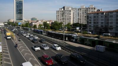 Trafikte can güvenliğini tehdit eden "makas atma" ihlalinde, yeni trafik