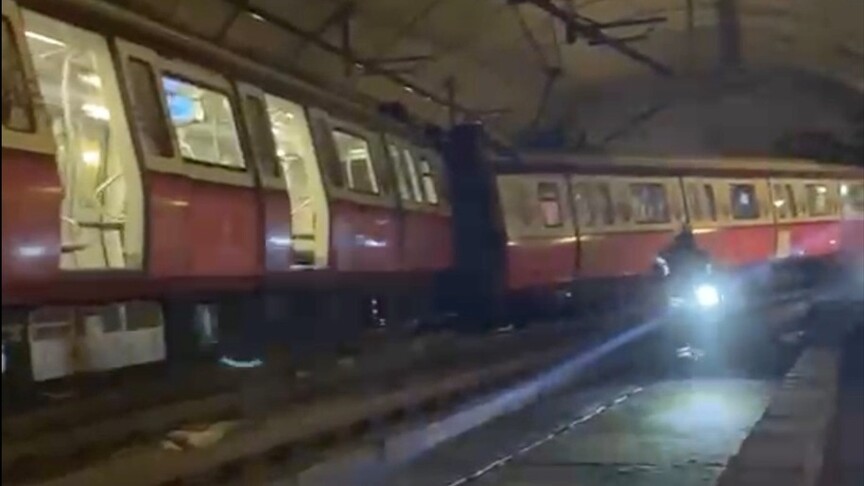M4 Kadıköy-Sabiha Gökçen Havalimanı Hattı'nda sefer yapan metronun Bostancı mevkisinde