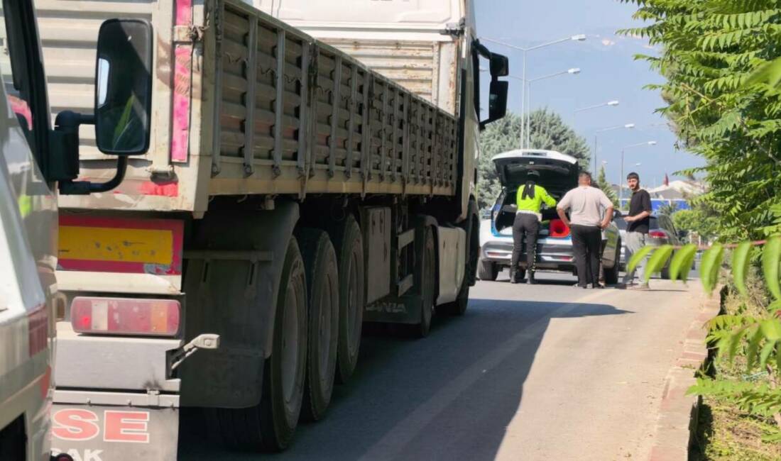 Bursa'nın İnegöl ilçesinde TIR ile motosikletin çarpıştığı kazada motosiklet sürücüsü