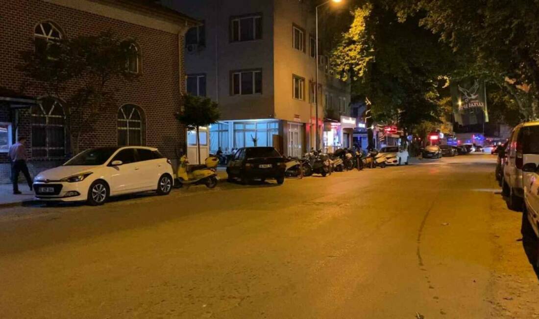 Bursa’nın İnegöl ilçesinde meydana gelen bıçaklı kavgada bir kişi ağır