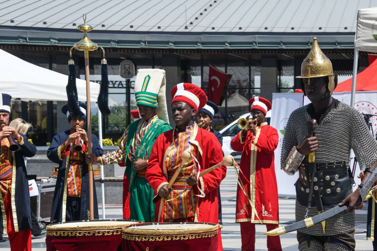 Gençlerin üreten fikirleri Osmangazi’de görücüye çıktı 15 Gençlerin Üreten Fikirleri Osmangazi’de Görücüye Çıktı