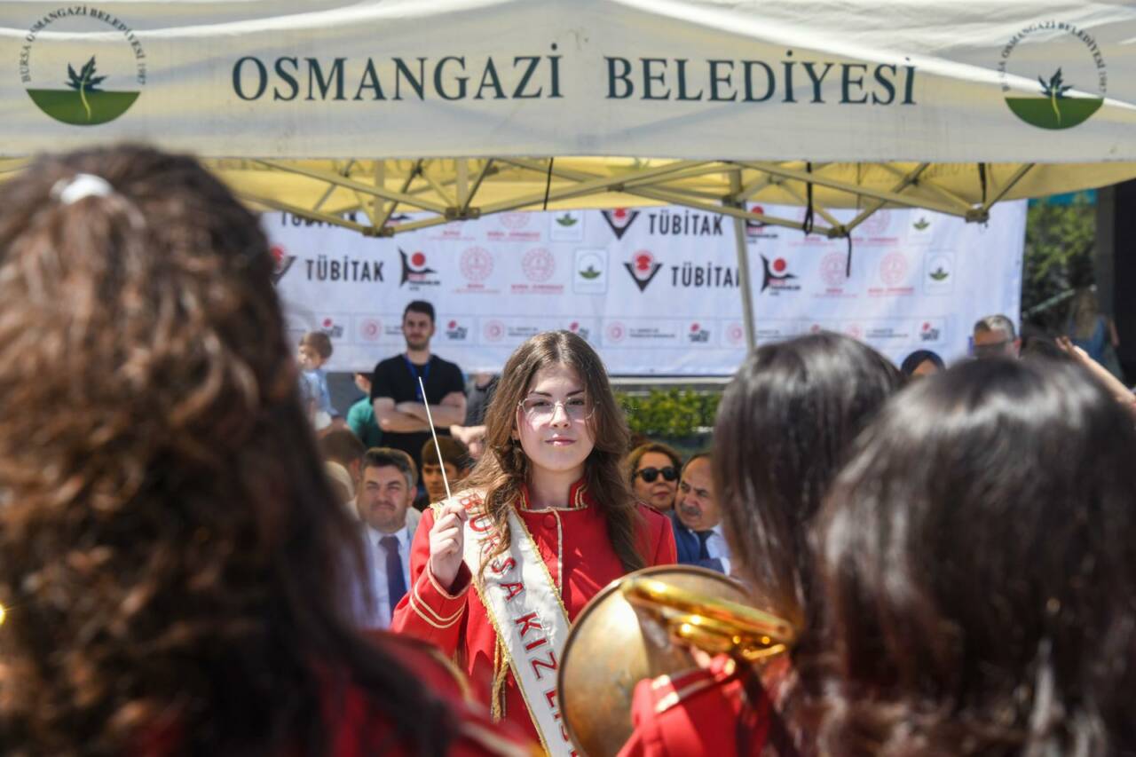 Gençlerin üreten fikirleri Osmangazi’de görücüye çıktı 16 Gençlerin Üreten Fikirleri Osmangazi’de Görücüye Çıktı