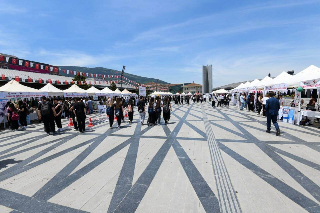 Gençlerin üreten fikirleri Osmangazi’de görücüye çıktı 18 Gençlerin Üreten Fikirleri Osmangazi’de Görücüye Çıktı