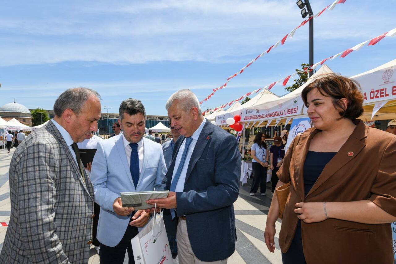 Gençlerin üreten fikirleri Osmangazi’de görücüye çıktı 13 Gençlerin Üreten Fikirleri Osmangazi’de Görücüye Çıktı