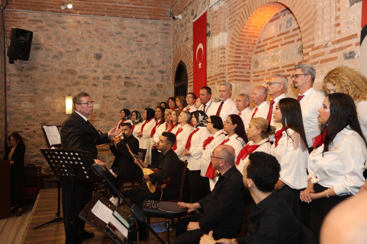 Bursa'da türküler gönüllere işlendi 2 Osmangazi’de Türküler Gönüllere İşlendi (Görüntülü)