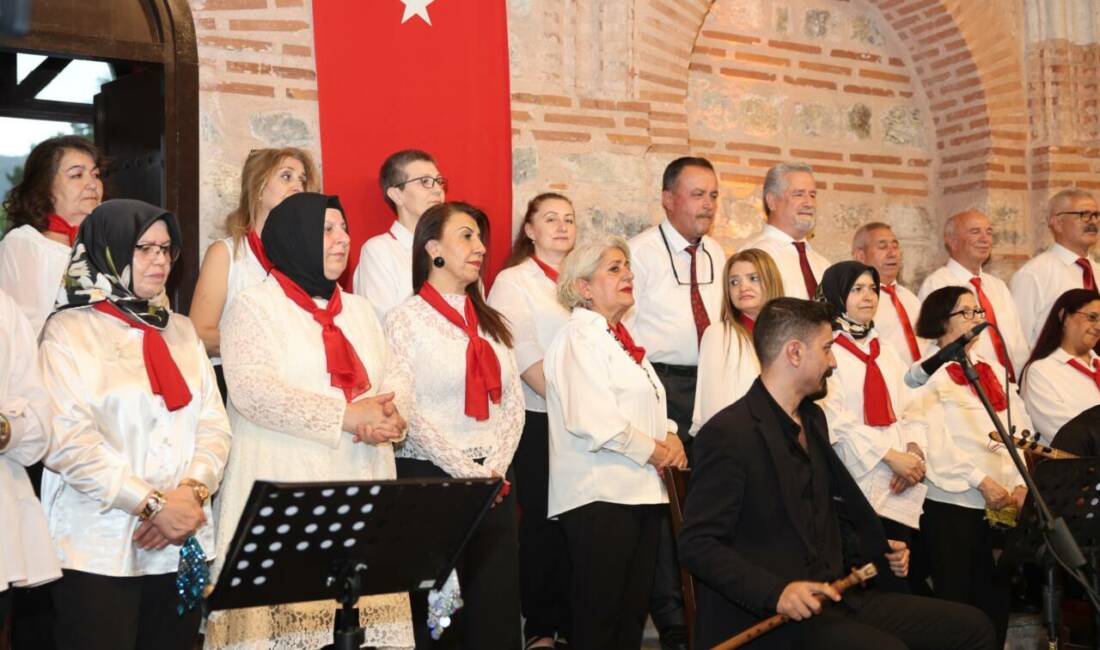 Bursa’da türküler gönüllere işlendi Türk Halk Müziği Topluluğu’ndan Dönem Sonu Konseri Osmangazi Belediyesi Türk