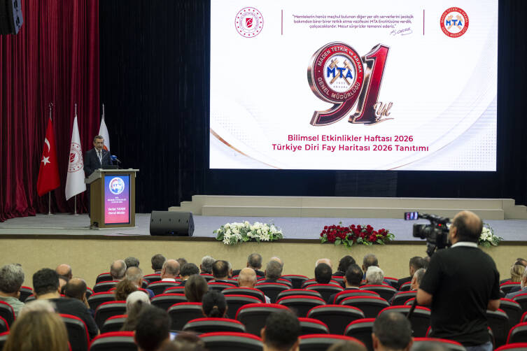 Türkiye'nin diri fay haritası güncellendi! Korkutan artış... 1 turkiye diri fay haritasinda fay sayisi 700e cikti c6a029fd5304