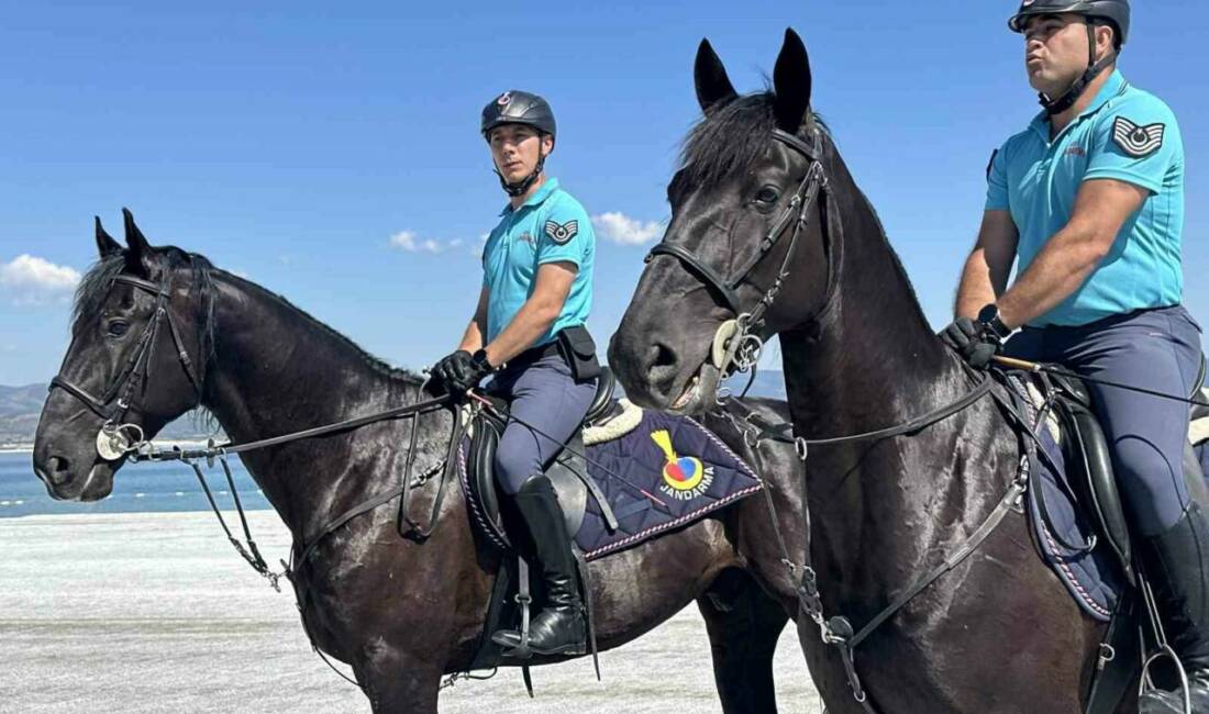 Burdur’un Yeşilova ilçesinde turkuaz rengi suyu ve beyaz kumsallarıyla dikkati