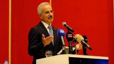 Türkiye'nin yerli ve milli haberleşme uydusu TÜRKSAT 6A'yı hizmete aldığını